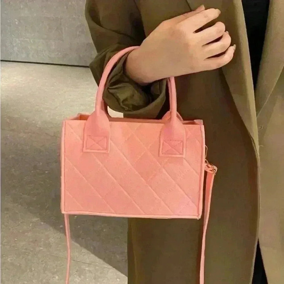 ⚠️Clearance💕Stitched Square Pink Bag - Picture 2 of 6